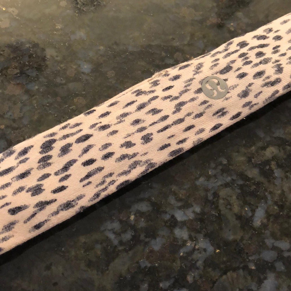 Lululemon patterned headband